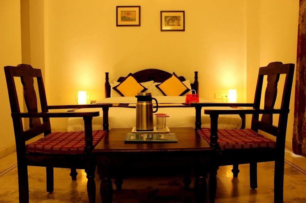 Oyo 1159 Hotel Chandra Prakash Udaipur Exterior foto